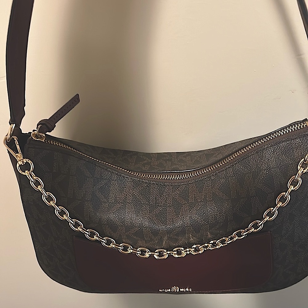 Micheal Kors 2 tone shoulder bag
